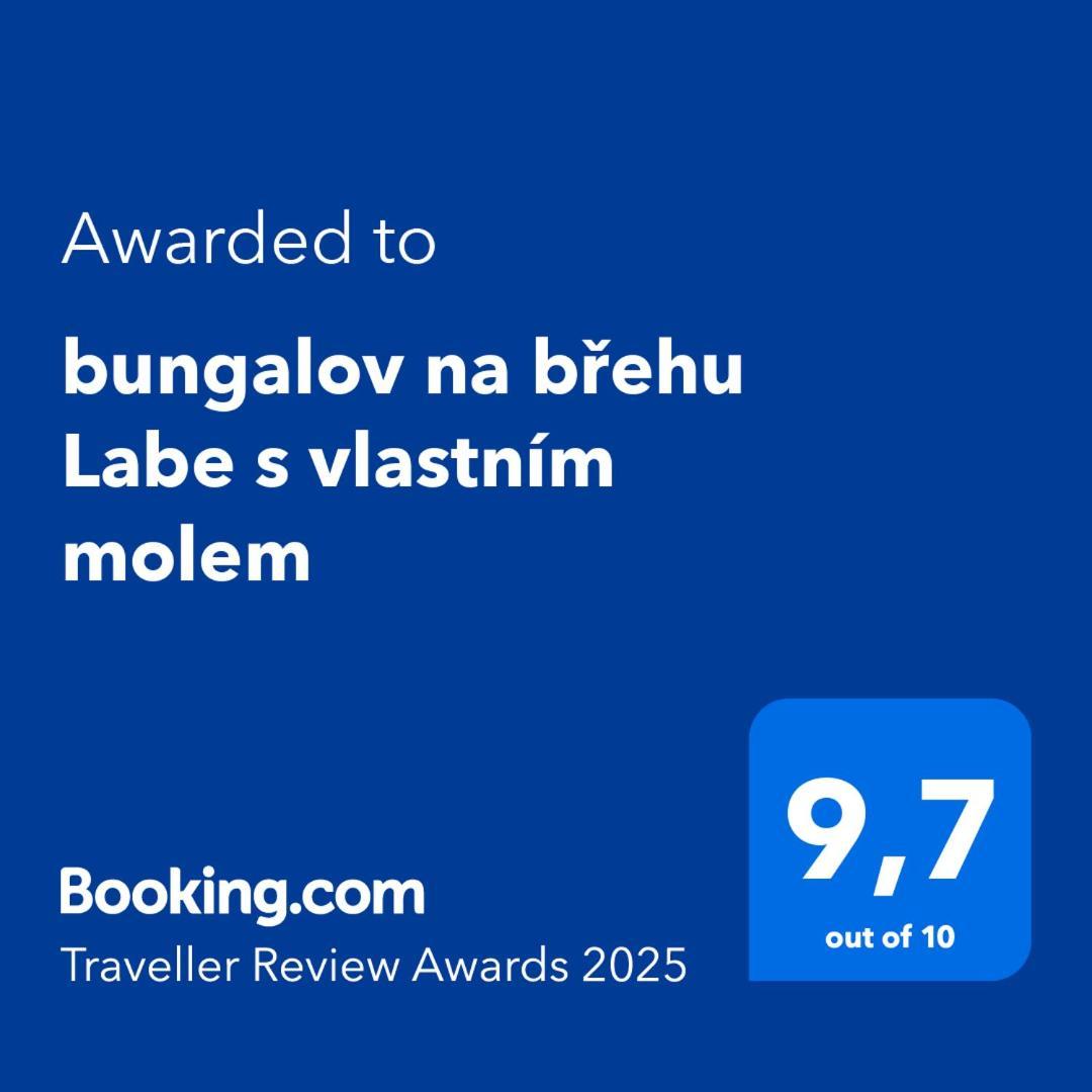 Bungalov Na Brehu Labe S Vlastnim Molem Pardubice Exterior photo